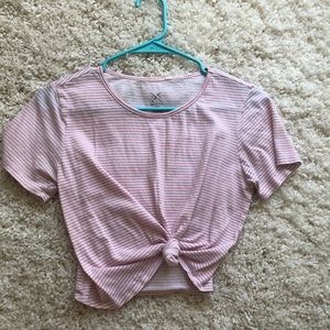 white and pink stripped tee